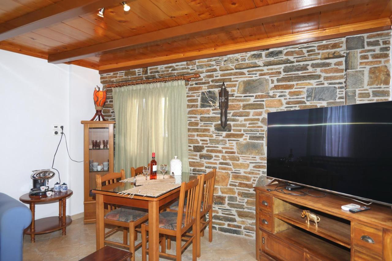 Traditional City Centre House Skopelos Town Exterior photo